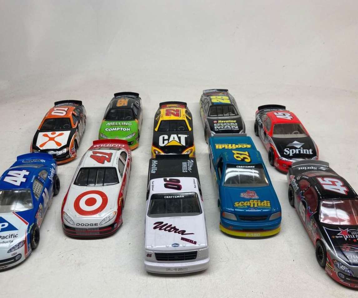 Die cast Nascar toy cars 