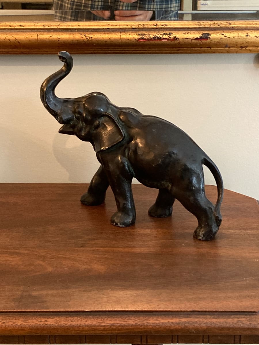 Elephant sculpture 