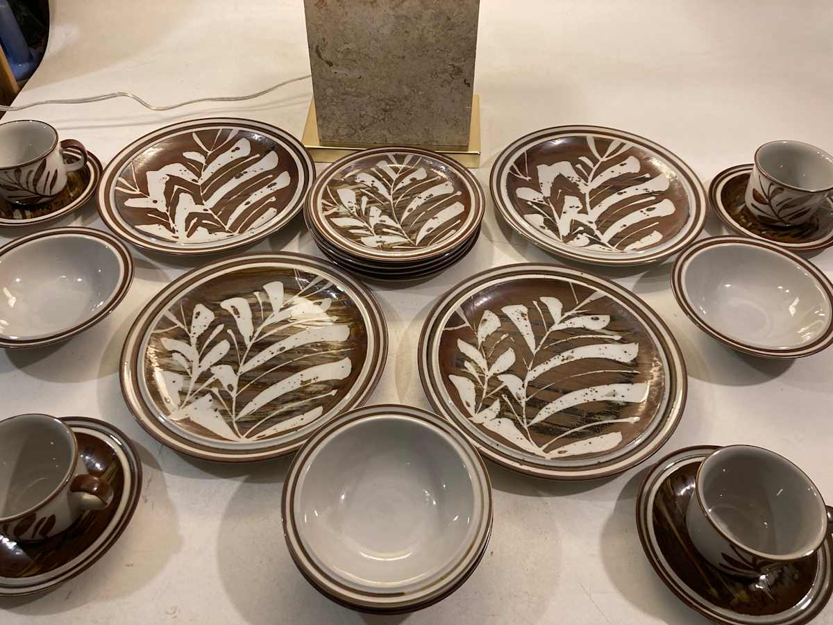 set of 4 Japanese Tenmoku cups and saucers by Independence 