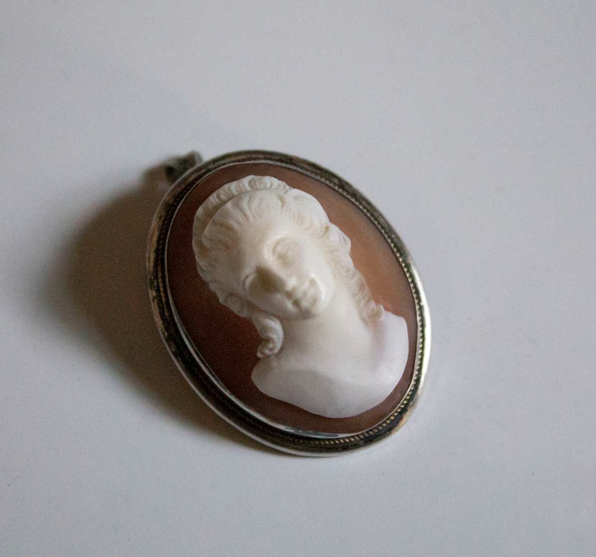Cameo by Camexco, Image 1.