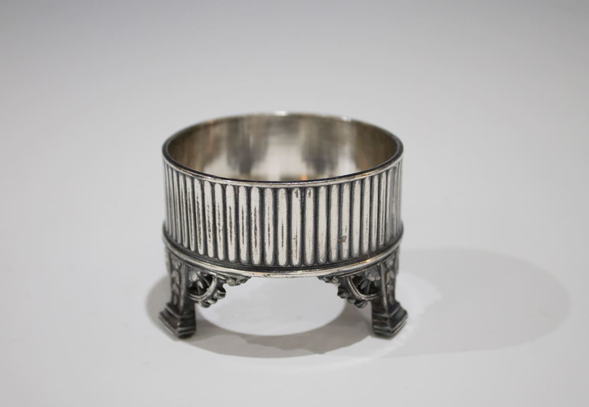 Vase Stand by Rogers Bros., Image 3.