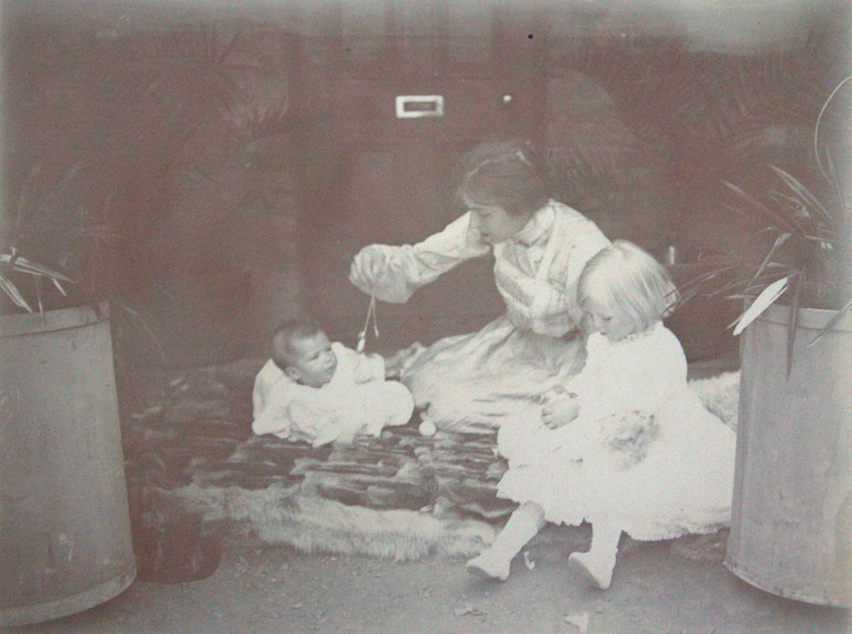 Dangling a Chain by Unknown, United States, Image 1.