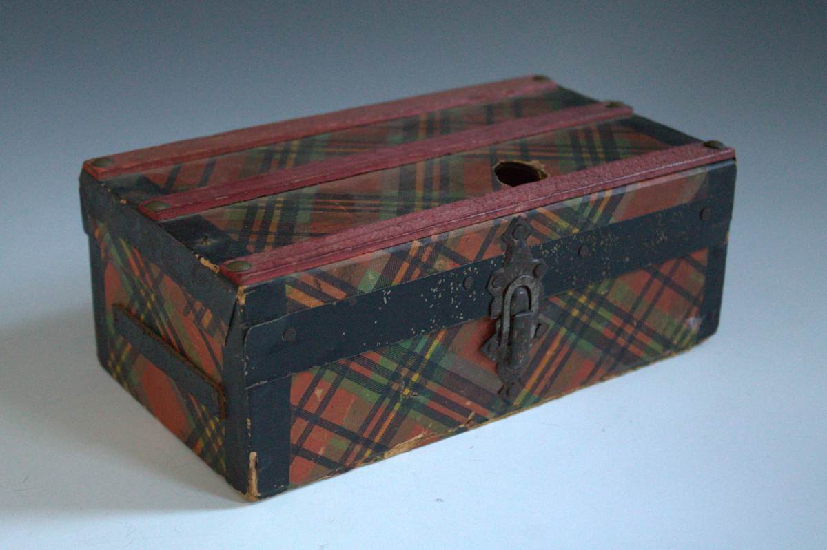 Doll's Trunk by Unknown, United States, Image 1.