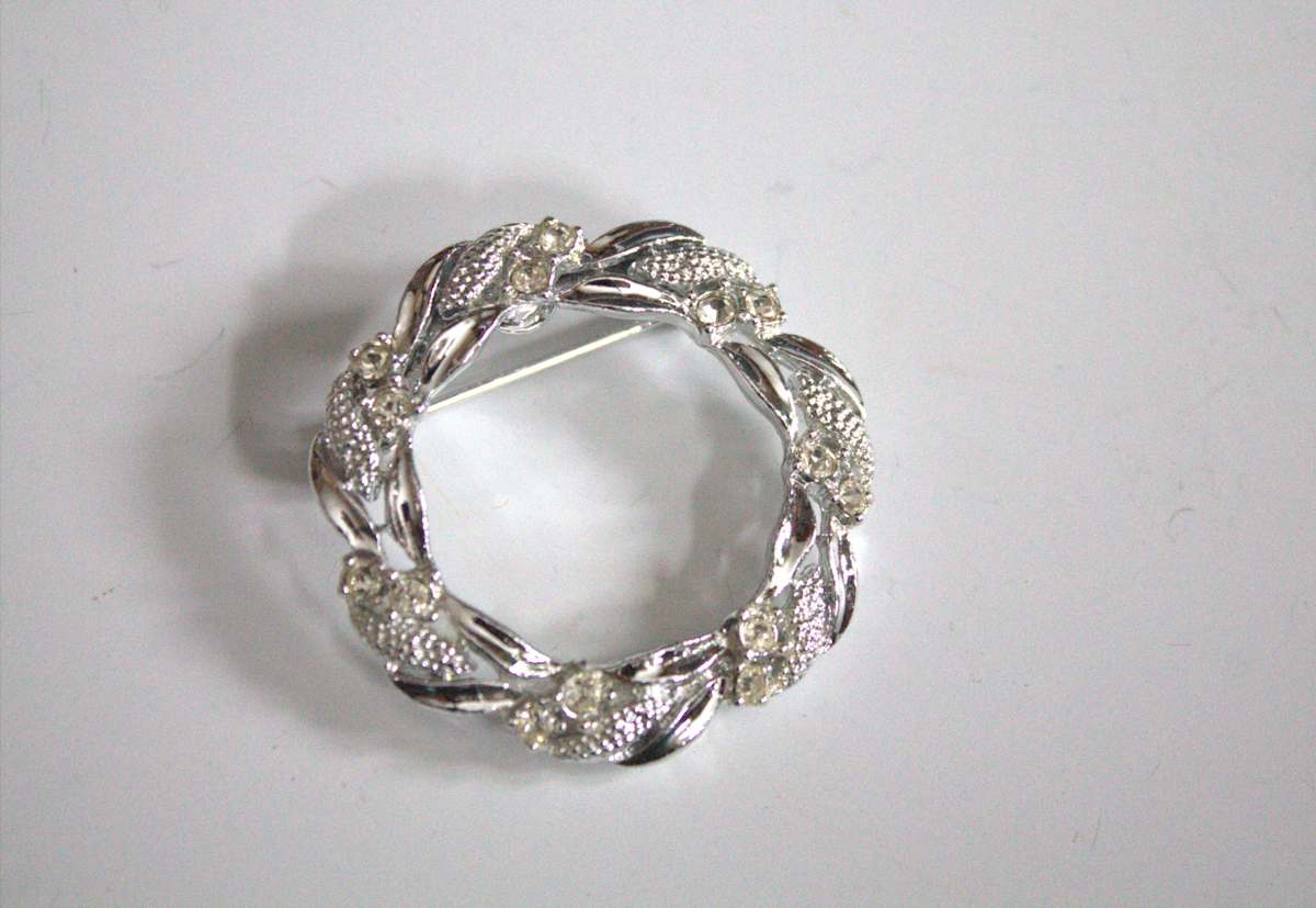 Brooch by Gerry's Creations, Inc., Image 1.