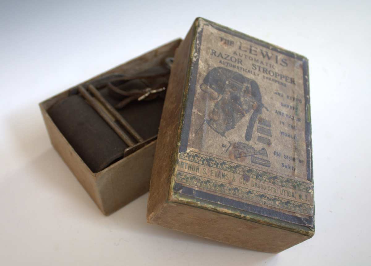 Razor Stropper by Lewis Razors 