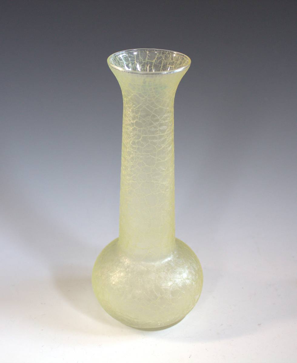 Vase by L.E. Smith, Image 1.