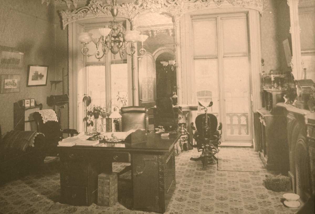 Dentist's Office by Samuel Marksville 