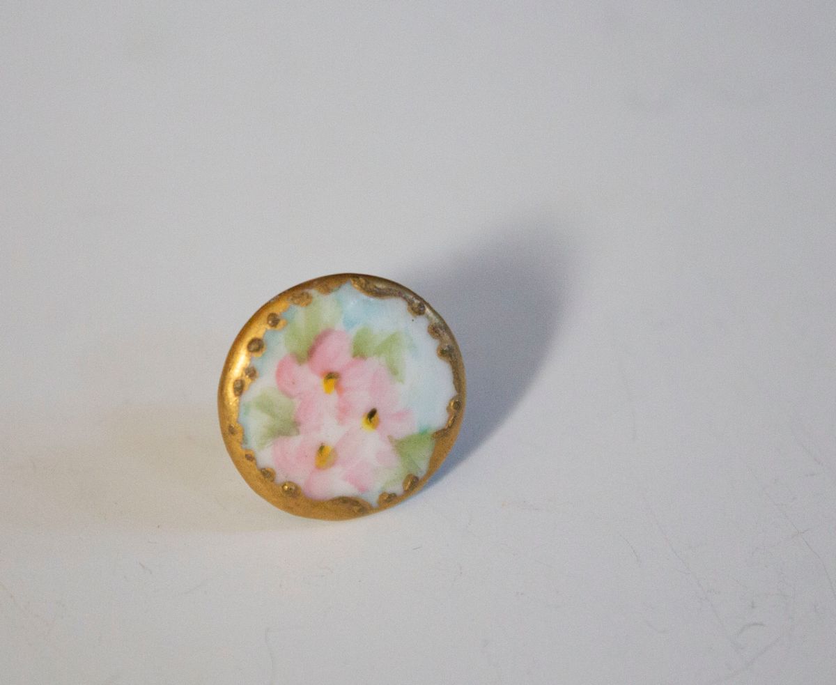 Button by Unknown, France, Image 1.