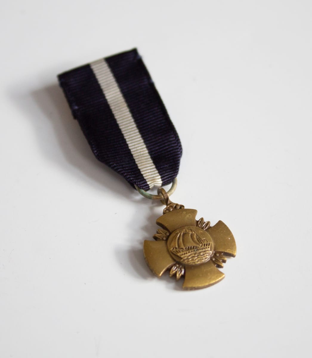 Miniature Navy Cross by Unknown, United States, Image 1.