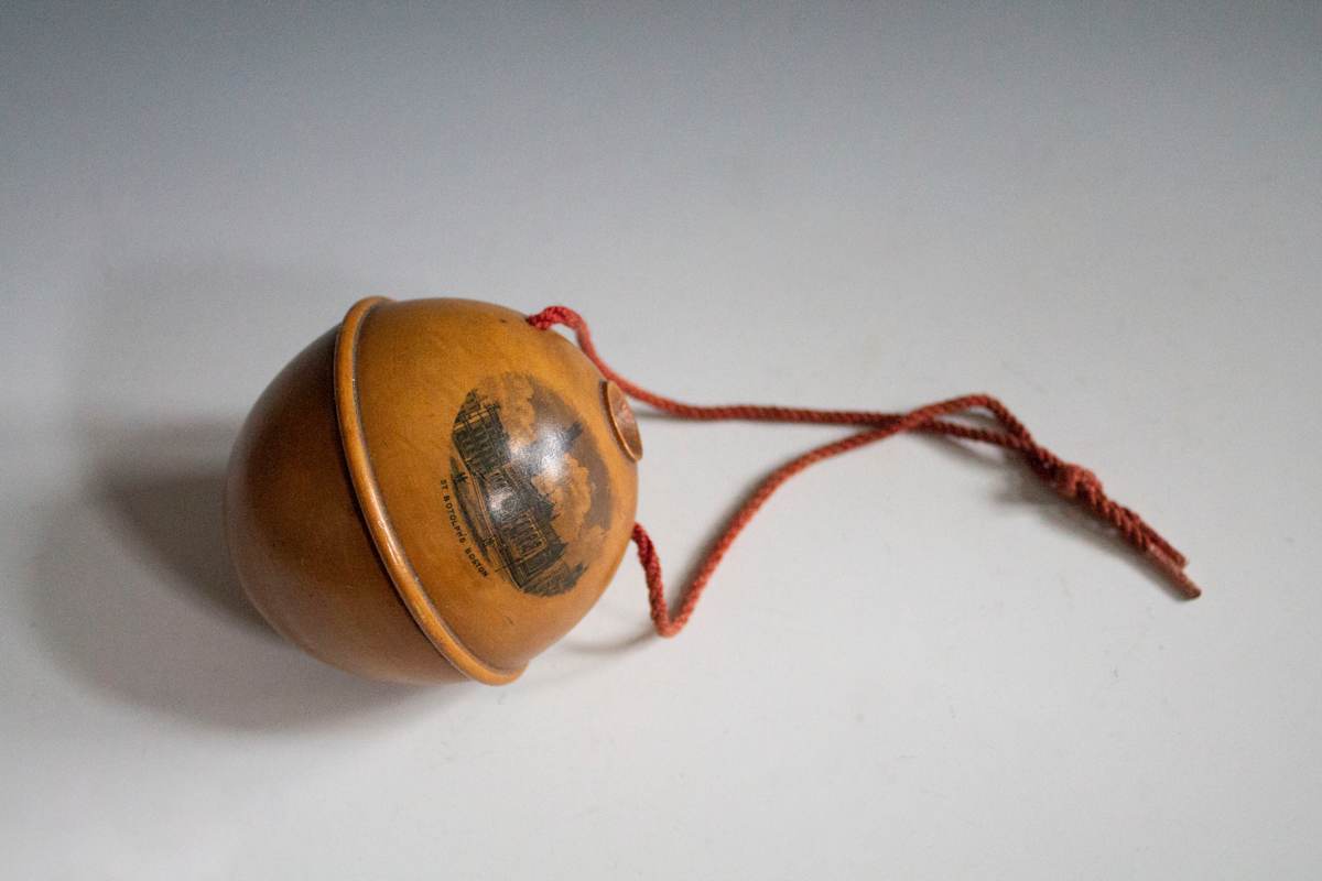 String Holder by Unknown, Scotland, Image 1.