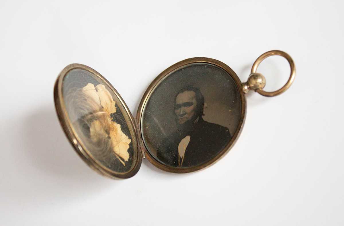 Mourning Locket by Unknown, United States, Image 1.