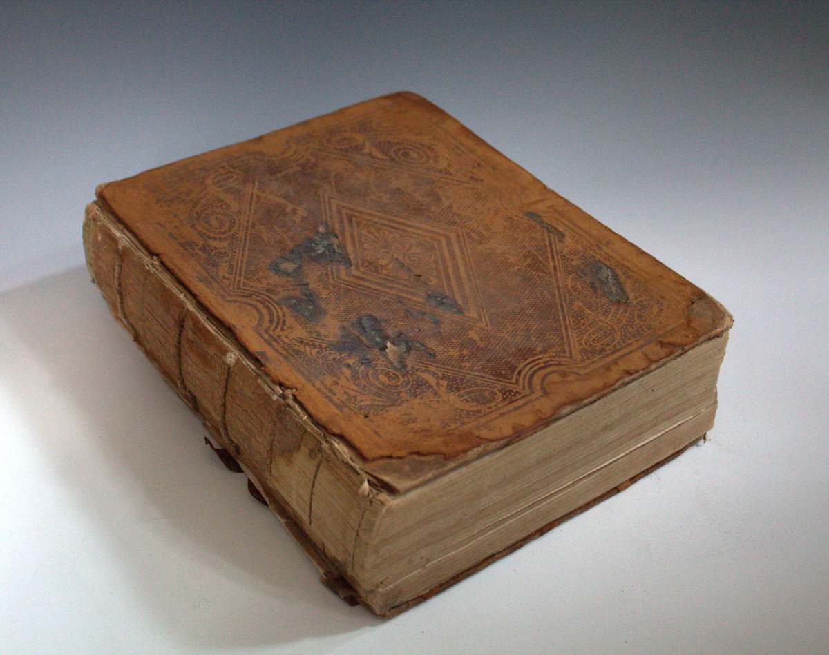 Bible by H. & E. Phinney, Image 4.