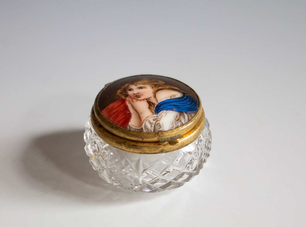 Rouge Pot by Unknown, Bohemia, Image 1.