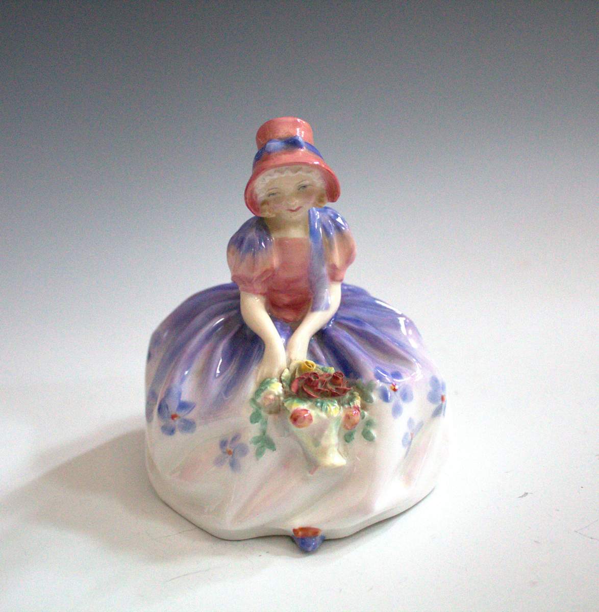 Figurine by Royal Doulton, Image 2.