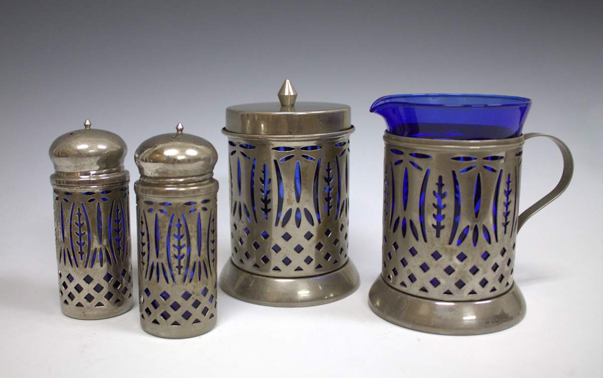 Tea Setting by Avon, Image 1.