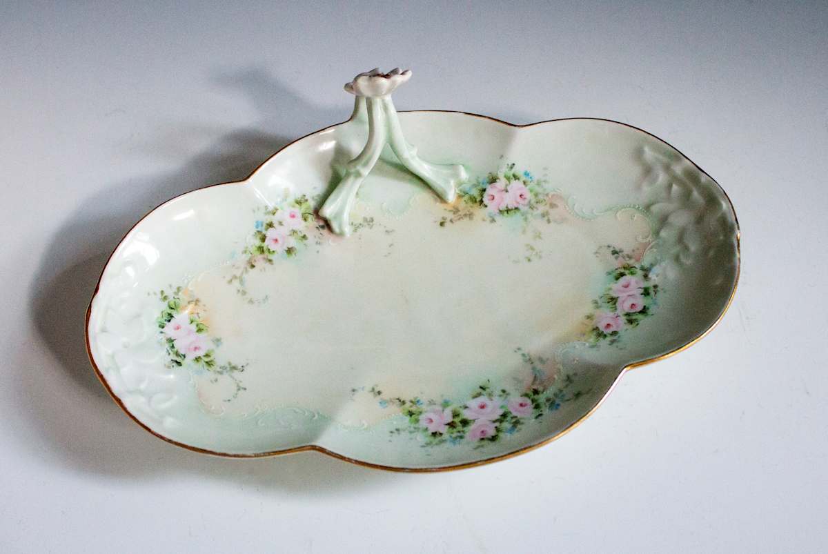 Tidbit Server by William Guerin & Co., Image 1.