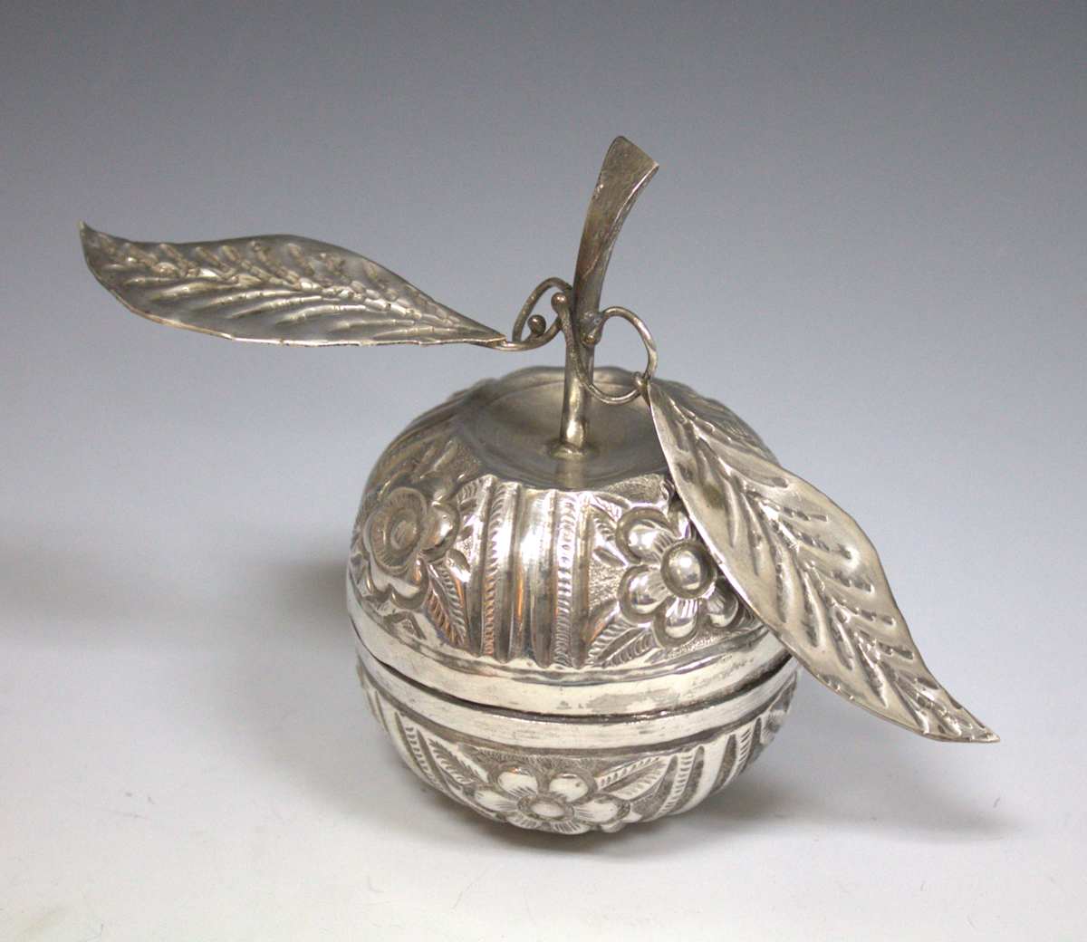 Apple by Unknown, Persia, Image 1.