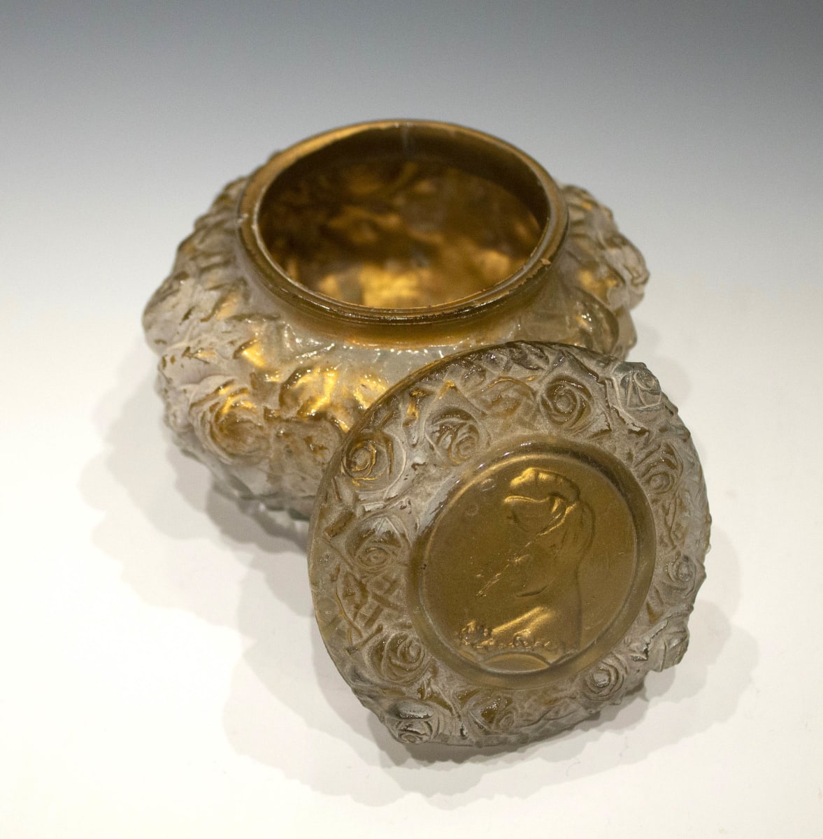 Puff Box by Lancaster Glass Company, Image 1.