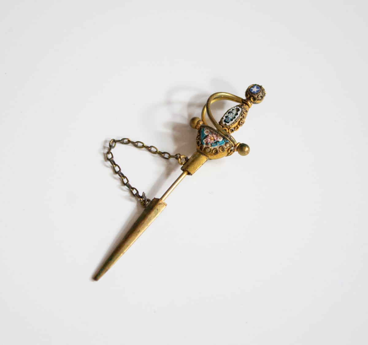 Jabot Pin by Unknown, Italy, Image 1.