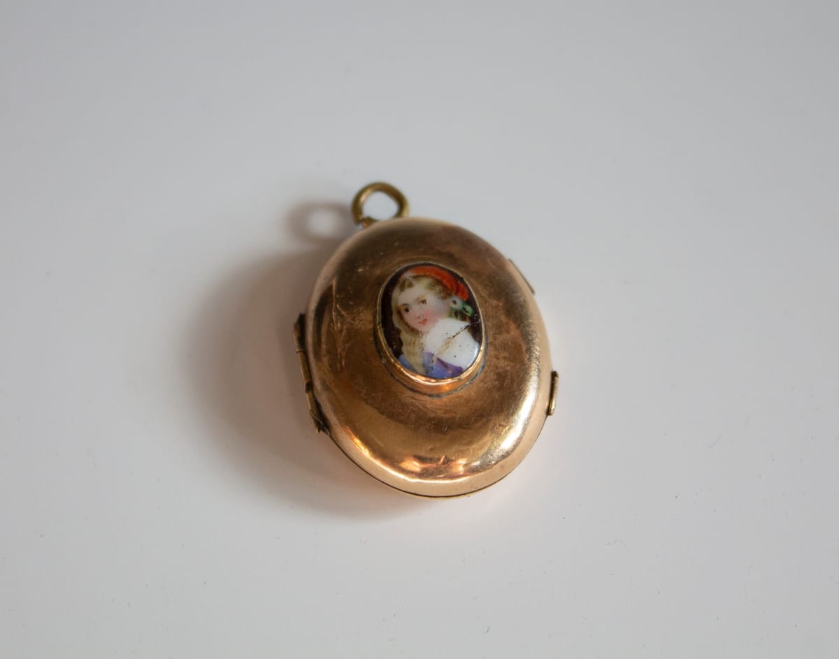 Locket by Unknown, Image 2.