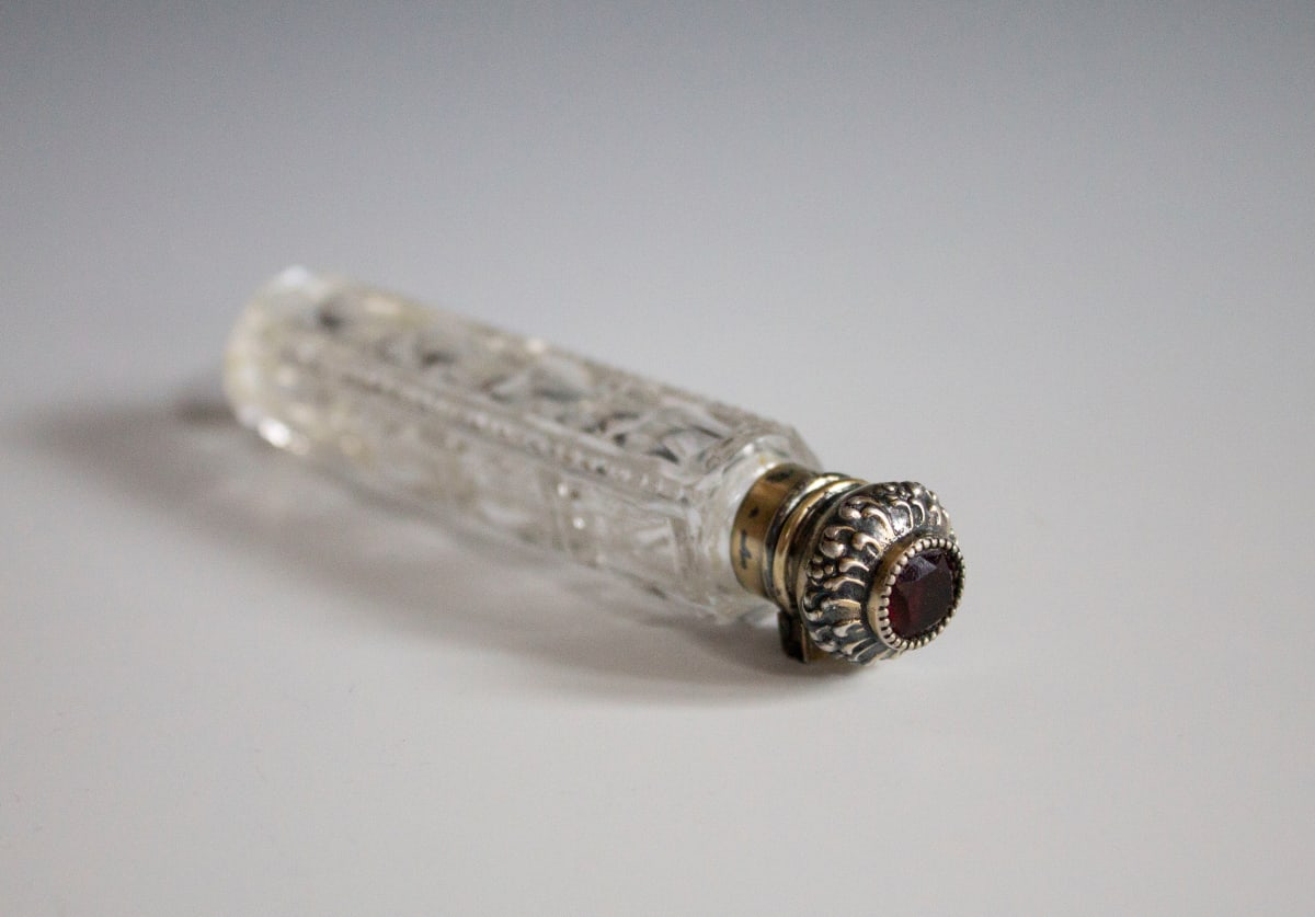 Chatelaine Perfume by J.W. Reddall, Image 2.