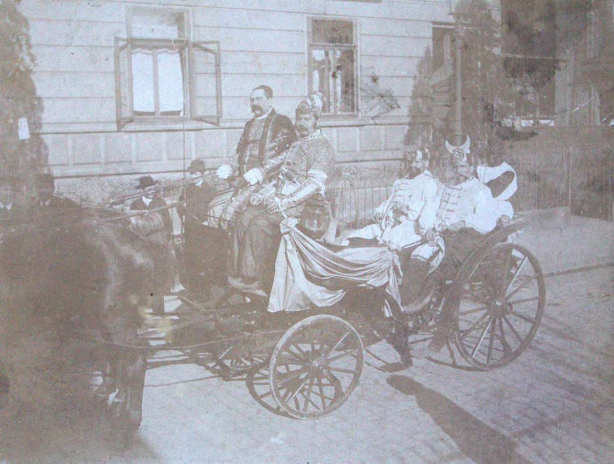 Parade by Heinrich Sames, Image 1.