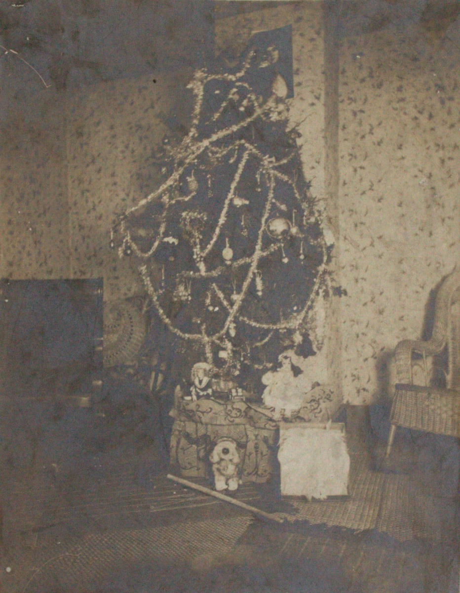 Christmas Tree in Parlor by Unknown, United States, Image 1.