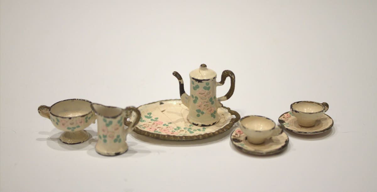 Tea Set by Tootsie Toy, Image 1.