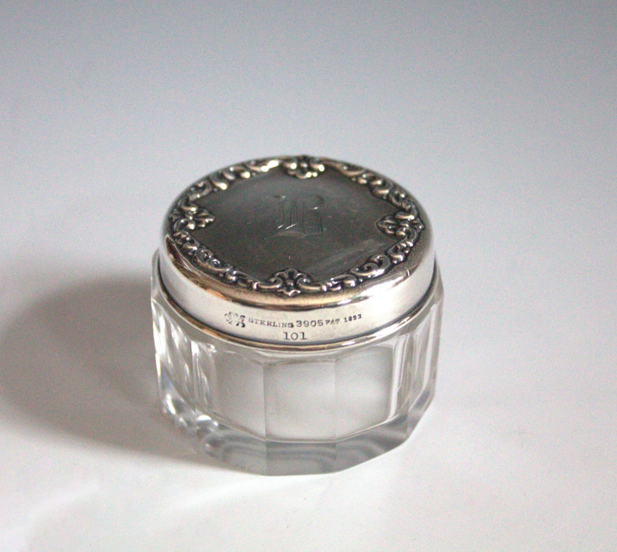 Cosmetic Pot by Whiting Manufacturing Co., Image 1.