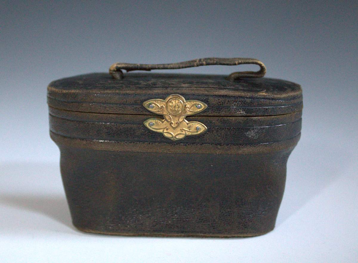 Opera Glasses Case by Unknown, France, Image 1.