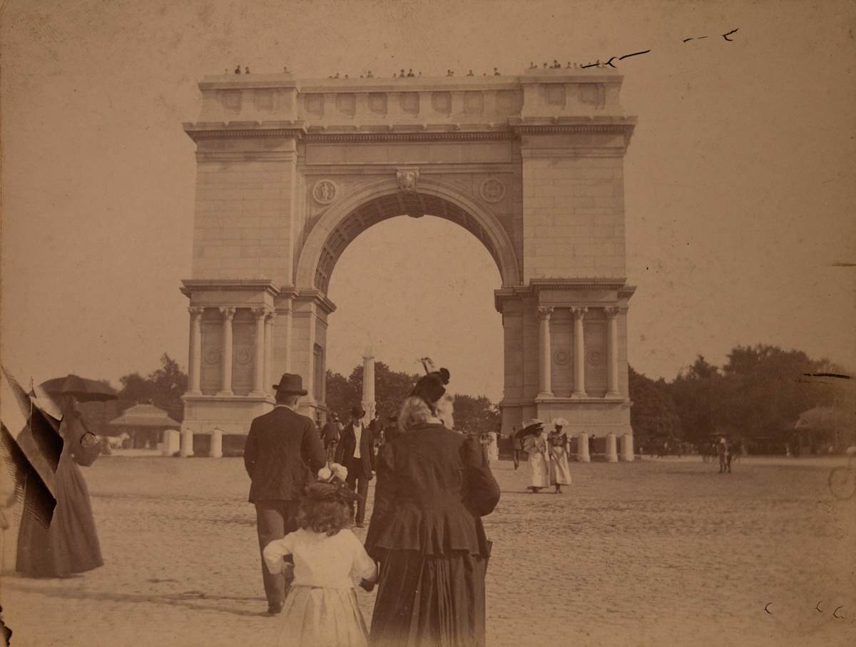 Grand Army Plaza Arch, Brooklyn, New York by Unknown, United States 