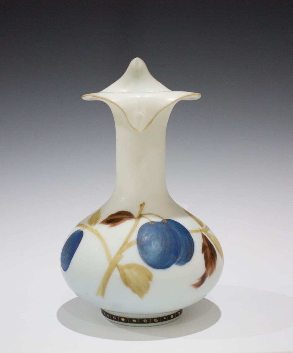 Jack-in-the-pulpit Vase by Harrach, Image 1.
