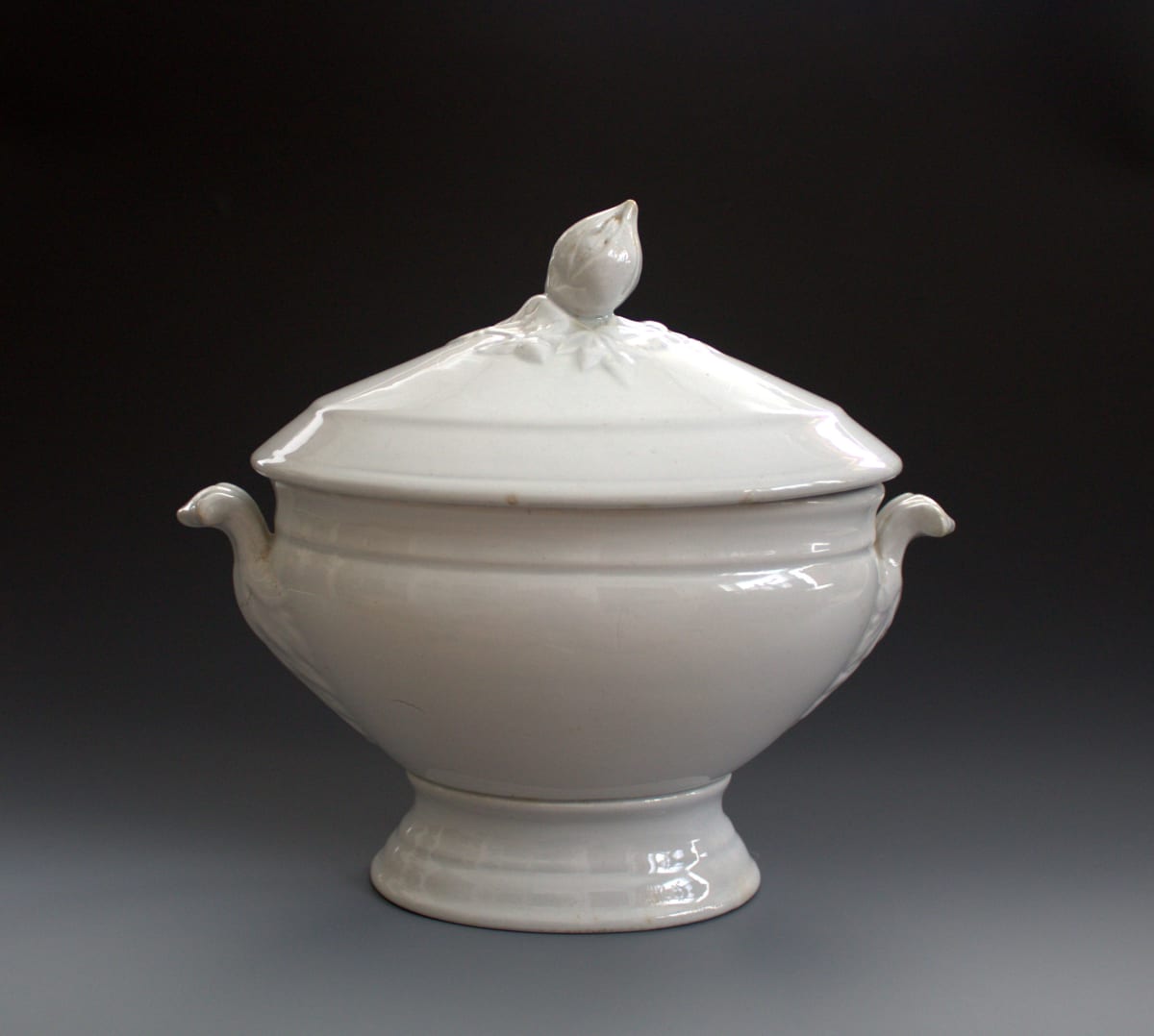 Tureen by John Wedgwood 