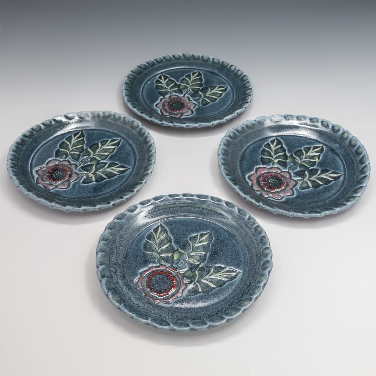 Small Round Plates (set of 4), Image 4.
