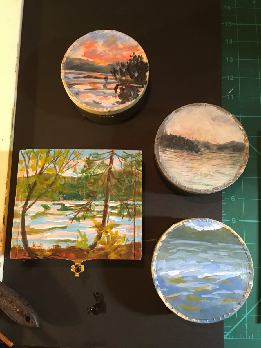 Painted tins and box, Image 1.