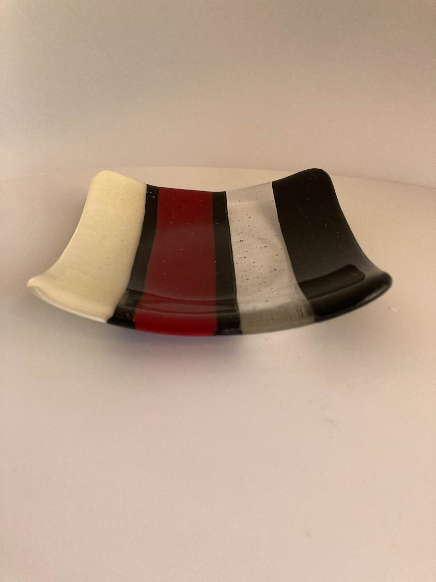 Small Dish #113, Image 1.