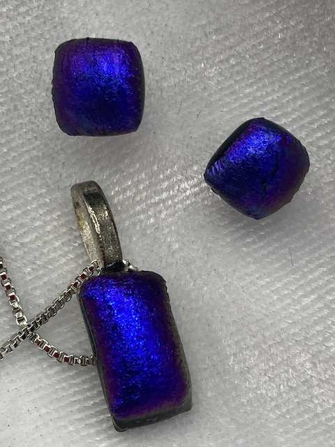 Pendant and earring set. #12, Image 1.