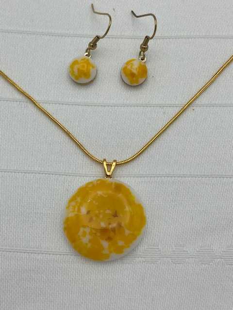 Pendant and earring set. #7, Image 1.