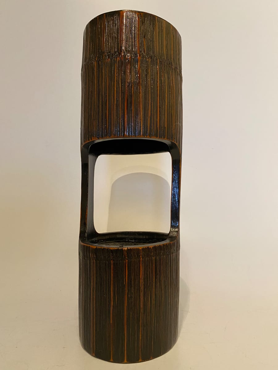Tall lacquered ikebana vase 