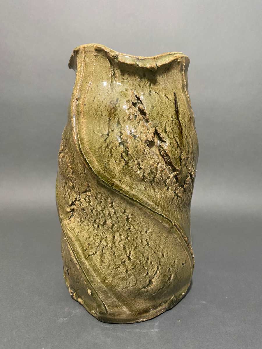 Cylindrical ceramic ikebana vase 