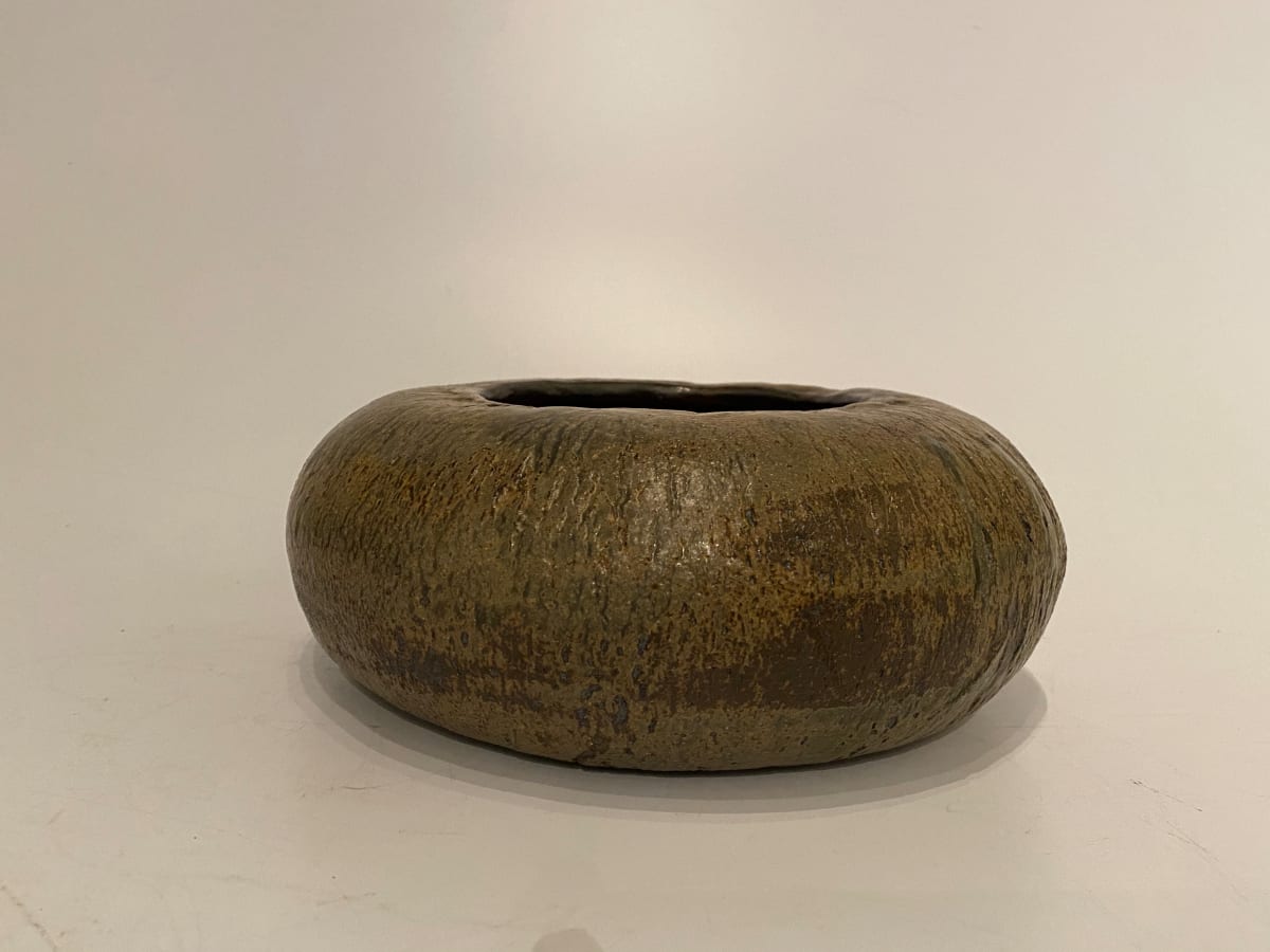 Round ceramic ikebana vase 