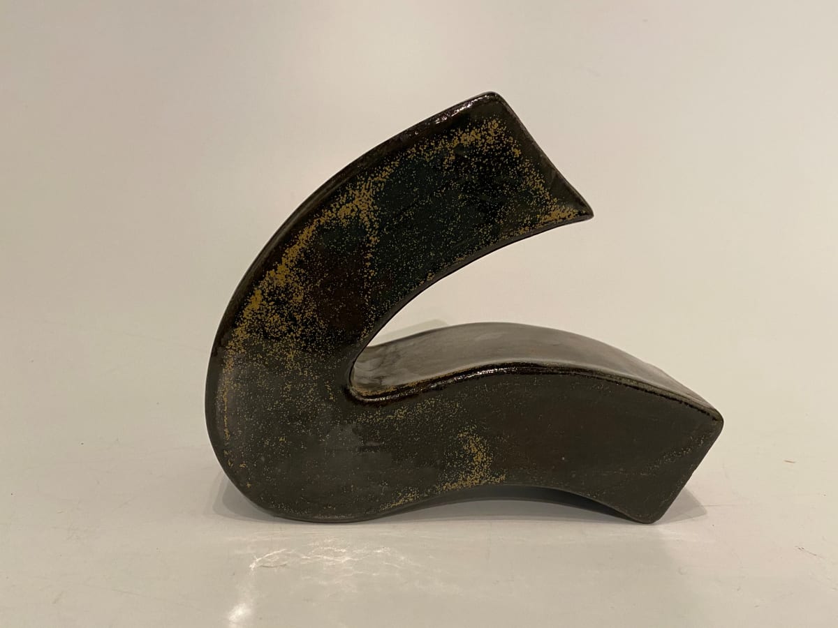 L-shaped ceramic ikebana vase by Ping Wei 
