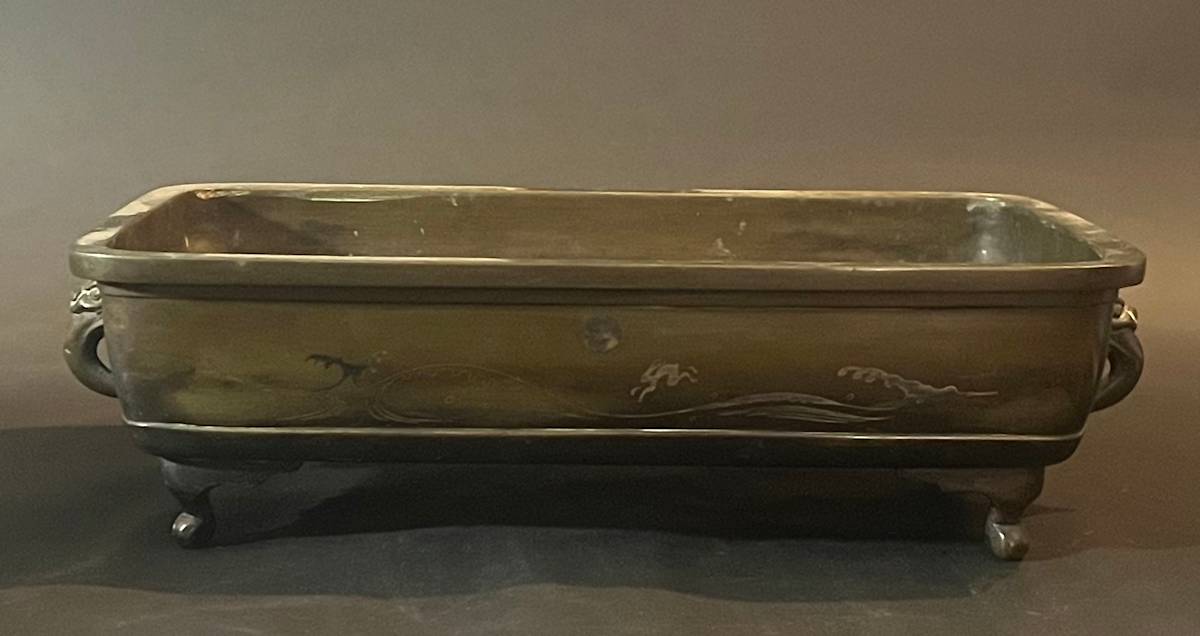 Rectangular bronze ikebana vase 