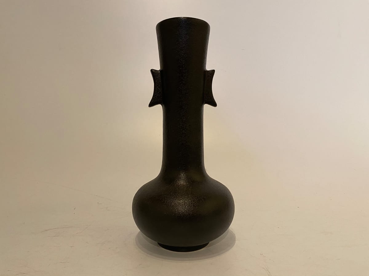 Black ceramic ikebana vase 