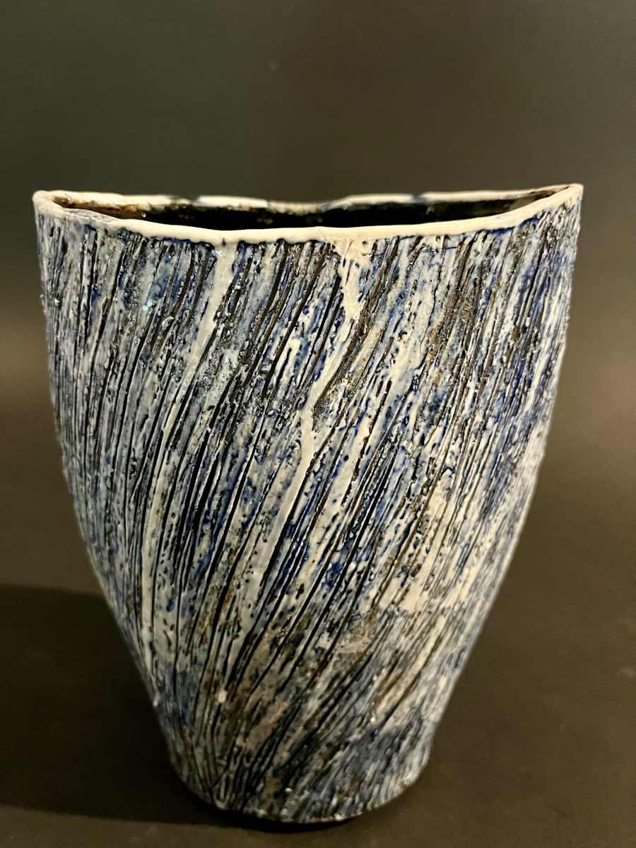 Conical ceramic ikebana vase by Lizama 