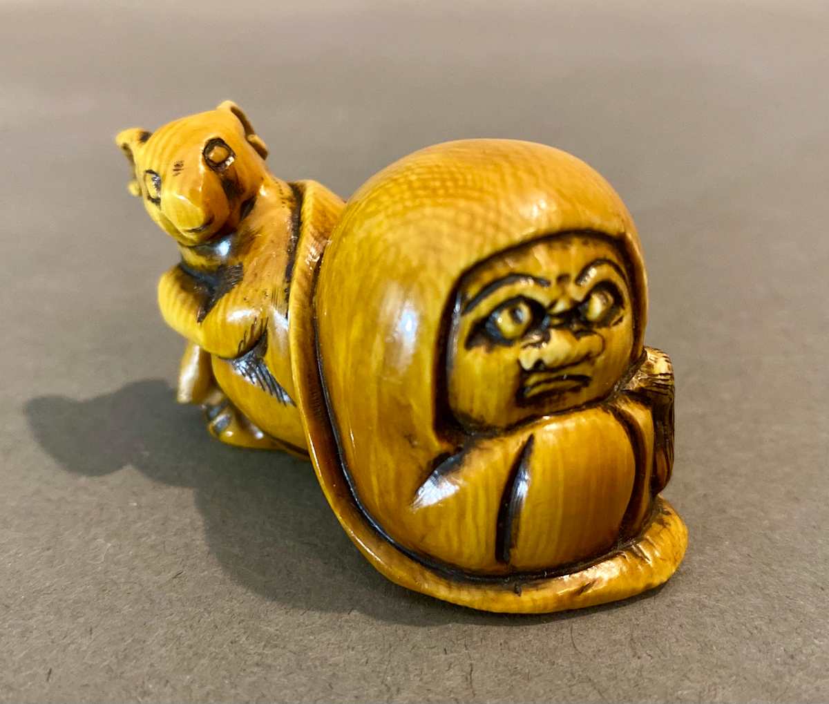 Netsuke - Daruma and mouse by Masayuki 