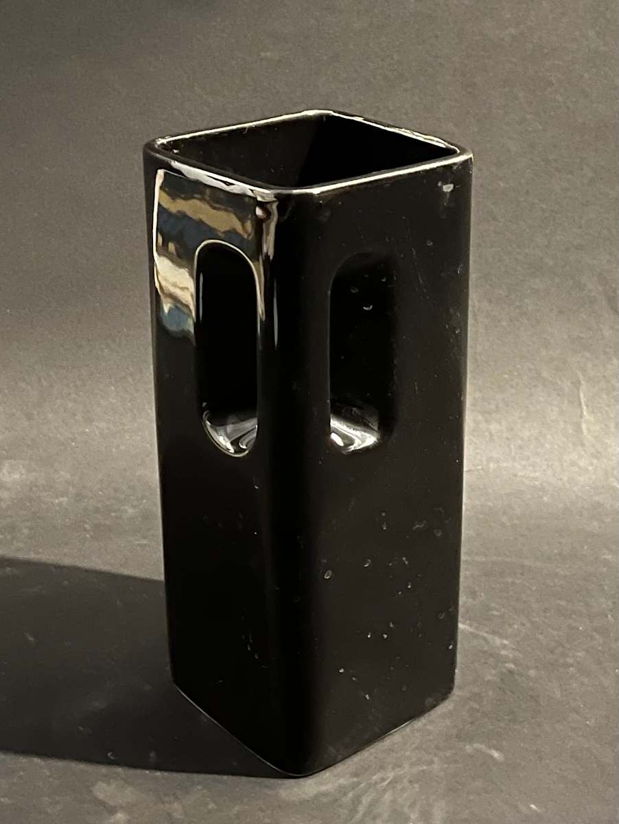 Rectangular ceramic ikebana vase 