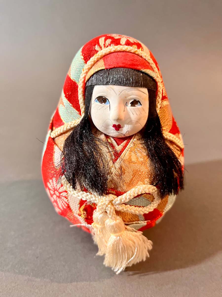 Nishiki Himedarma doll - Kimekomi ningyō 