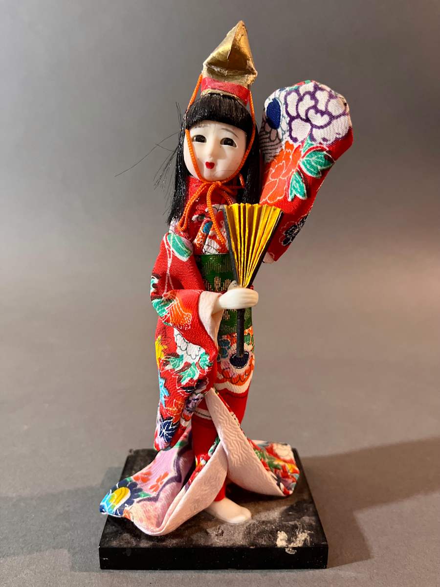 Dancer doll 