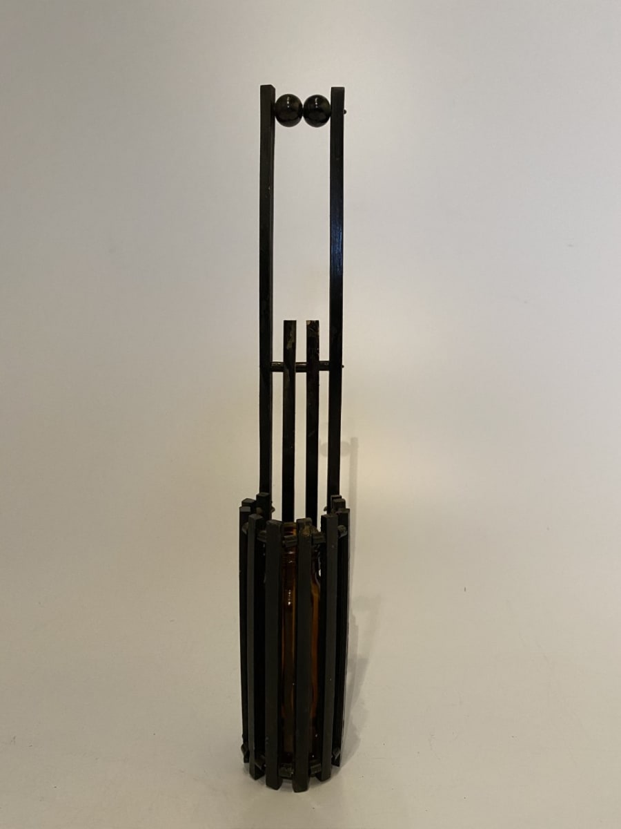 Lacquered hanging ikebana vase 